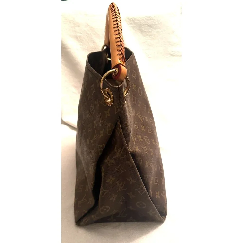 LV Artsy bag. New condition